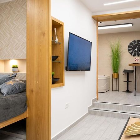 חיפה Romsuites - Amazing Atmosphere, Baha'I Gardens Main Street, German Colony מראה חיצוני תמונה