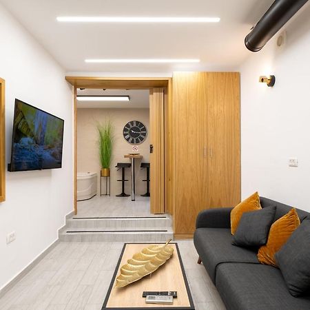 חיפה Romsuites - Amazing Atmosphere, Baha'I Gardens Main Street, German Colony מראה חיצוני תמונה