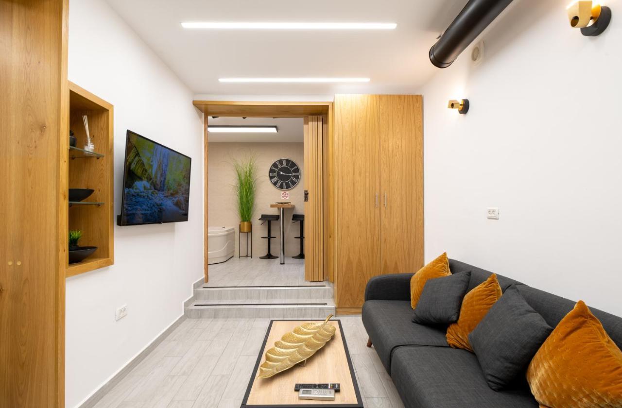 חיפה Romsuites - Amazing Atmosphere, Baha'I Gardens Main Street, German Colony מראה חיצוני תמונה